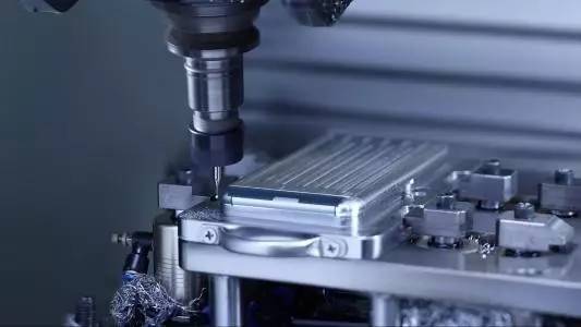 蓝思、比亚迪、瑞声、星瑞安、星星科技等纷纷投资手机3D玻璃,CNC加工路在何方?